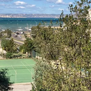 https://spacious-studio-w-sea-view-terrace-near-the-beach-in.fr-provencehotel.com